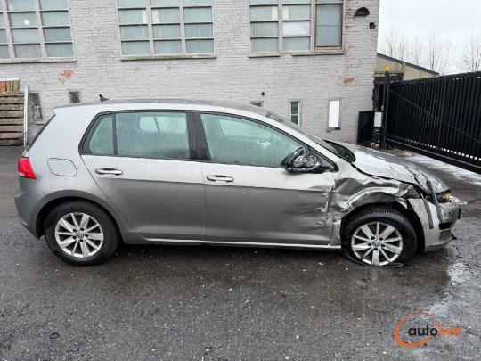 VOLKSWAGEN GOLF TRENDLINE - 1