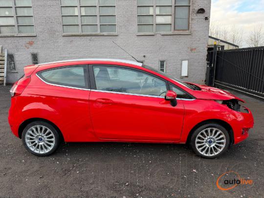FORD FIESTA TITANIUM - 1