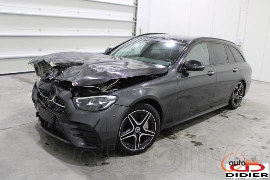 MERCEDES-BENZ E200 - 1