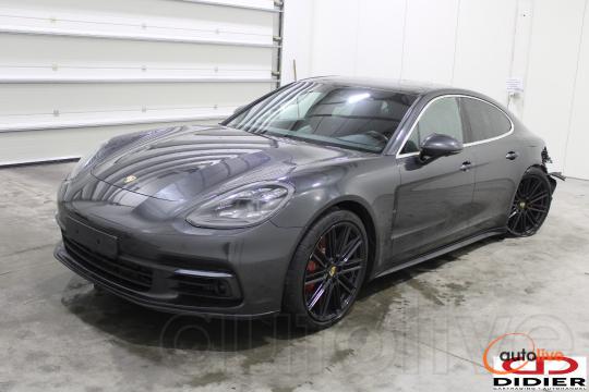 PORSCHE PANAMERA - 1