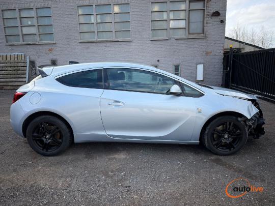 OPEL ASTRA GTC OPC - 1