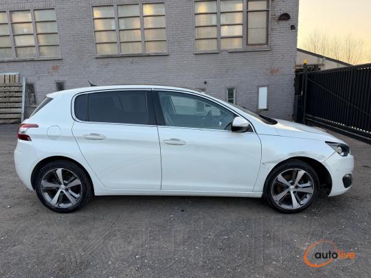 PEUGEOT 308 1.2 I - 1