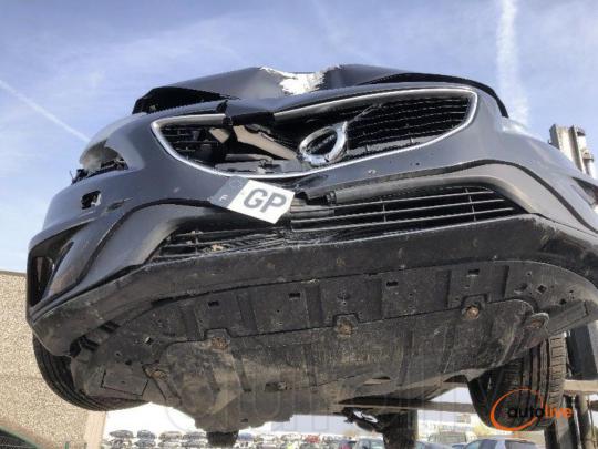 VOLVO V-40 2.0 D   R-DESIGN - 1