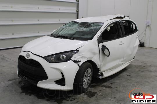 TOYOTA YARIS - 1