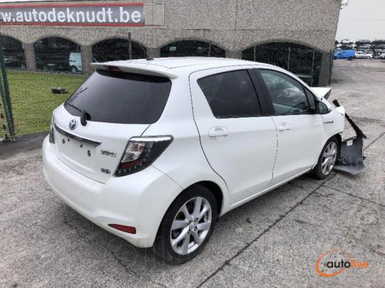 TOYOTA YARIS 1.5 HYBRIDE - 1