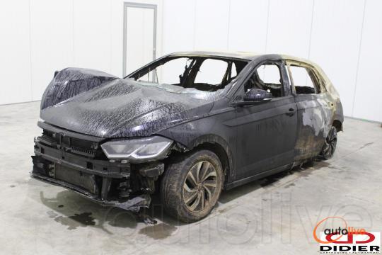 VOLKSWAGEN POLO - 1