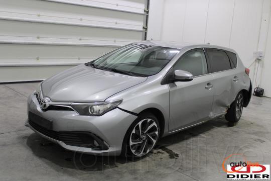TOYOTA AURIS - 1