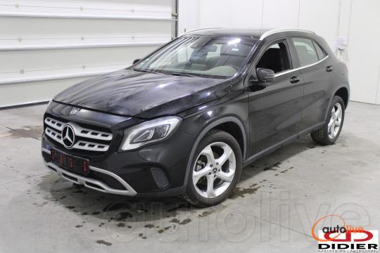 MERCEDES-BENZ GLA180 - 1