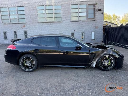 PORSCHE PANAMERA S E-HYBRID - 1