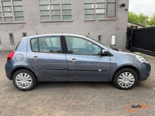 RENAULT CLIO EXPRESSION - 1