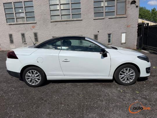 RENAULT MEGANE COUPÃ-CABRIOL - 1