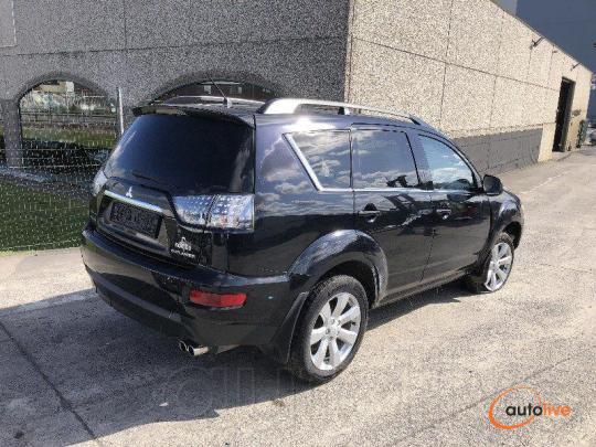 MITSUBISHI OUTLANDER 2.3  DID 4WD - 1