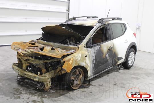 DACIA SANDERO - 1