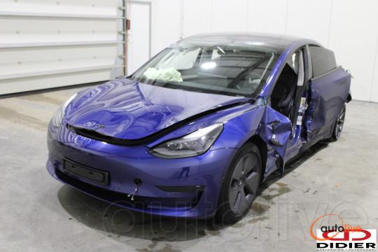 TESLA MODEL3 - 1