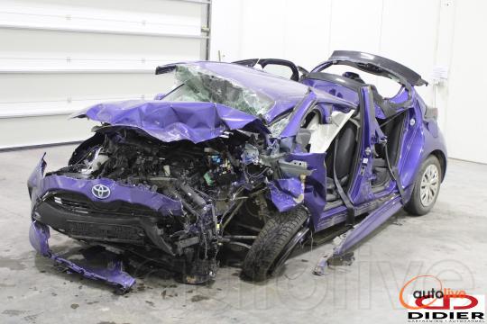 TOYOTA YARIS - 1