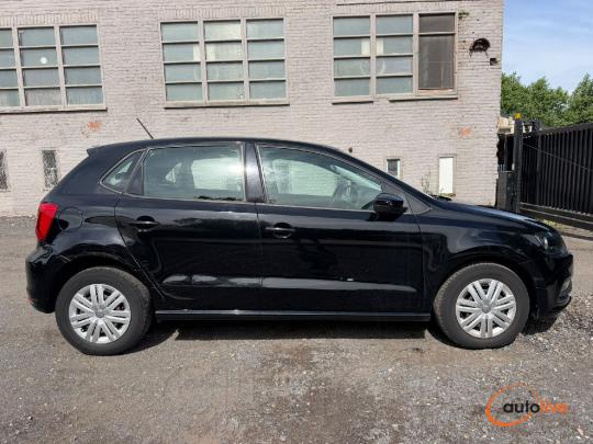 VOLKSWAGEN POLO TRENDLINE - 1