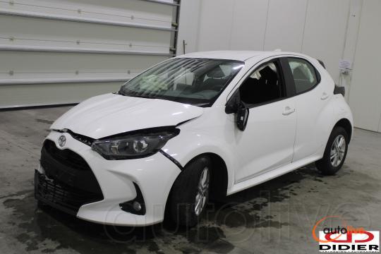 TOYOTA YARIS - 1