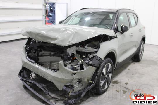 VOLVO XC40 - 1