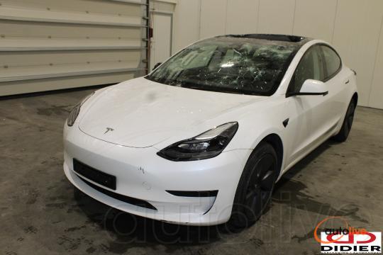 TESLA MODEL3 - 1