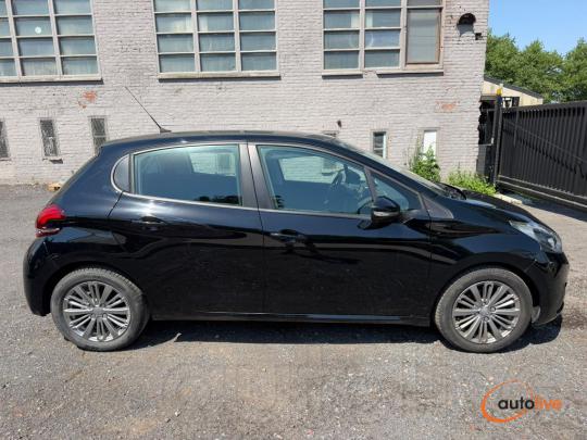 PEUGEOT 208 1.2 I - 1