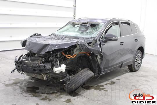 VOLKSWAGEN TIGUAN - 1