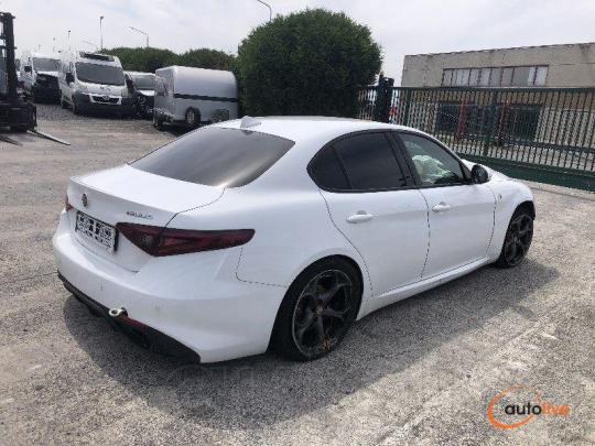 ALFA ROMEO GIULIA 2.2 D - 1