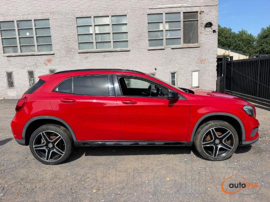 MERCEDES-BENZ GLA AMG LINE - 1