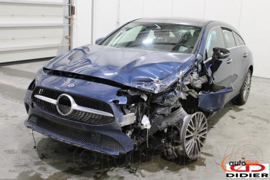 MERCEDES-BENZ CLA200 - 1
