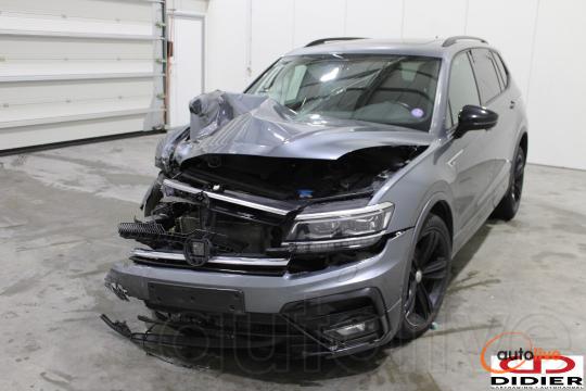 VOLKSWAGEN TIGUAN - 1