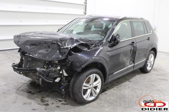 VOLKSWAGEN TIGUAN - 1