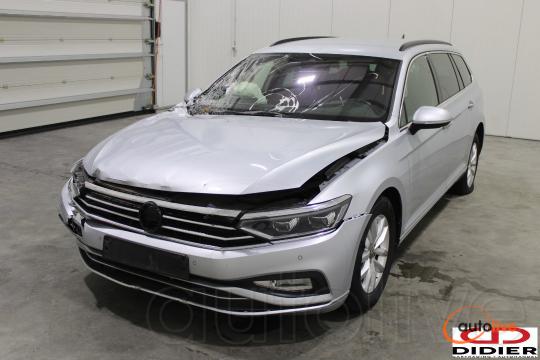 VOLKSWAGEN PASSAT - 1