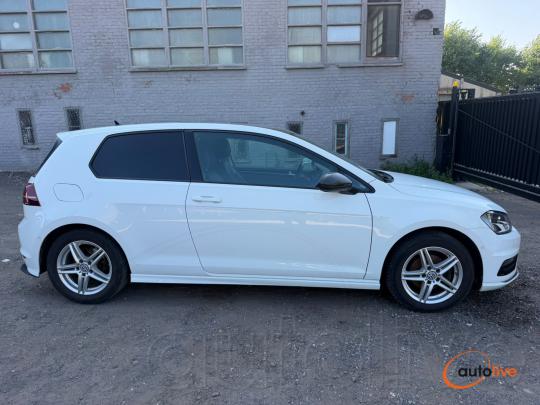 VOLKSWAGEN GOLF HIGHLINE R-LINE - 1
