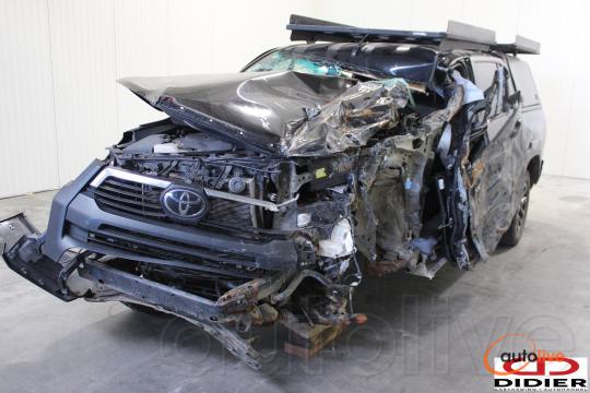 TOYOTA HILUX - 1
