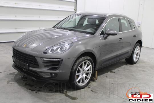 PORSCHE MACAN - 1