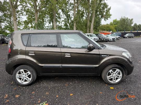 KIA SOUL PLUG - 1