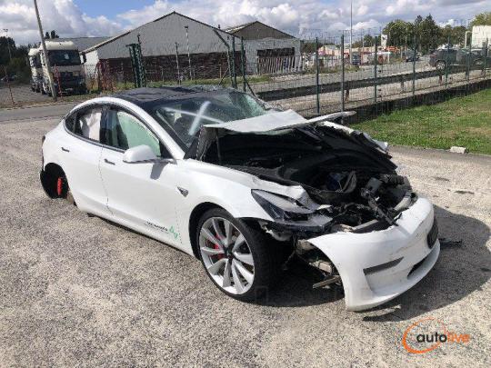 TESLA MODEL 3 DUAL MOTOR - 1