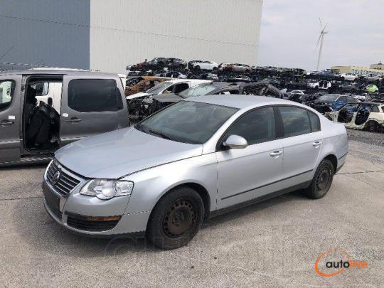 VOLKSWAGEN PASSAT 1.6 FSI  BLF - 1