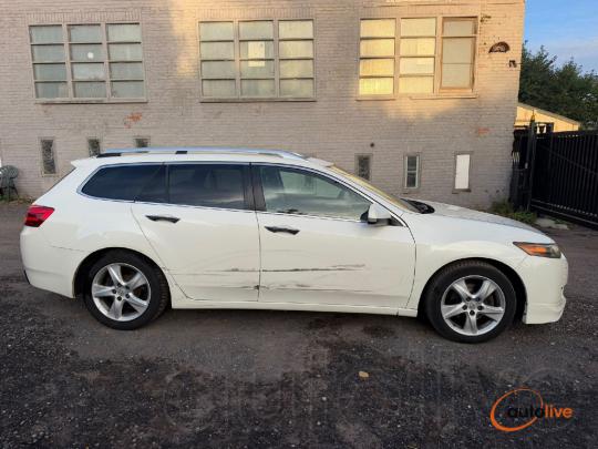 HONDA ACCORD EXECUTIVE - 1