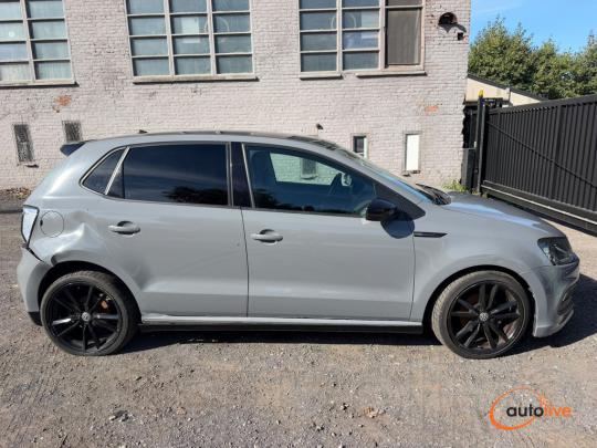 VOLKSWAGEN POLO V HIGHLINE - 1