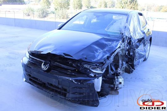 VOLKSWAGEN GOLF - 1