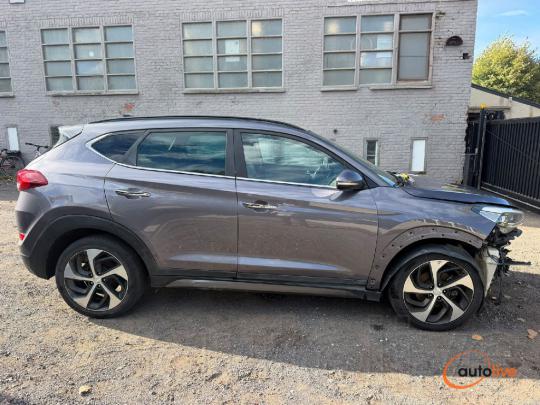 HYUNDAI TUCSON - 1