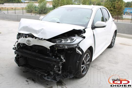 TOYOTA YARIS - 1